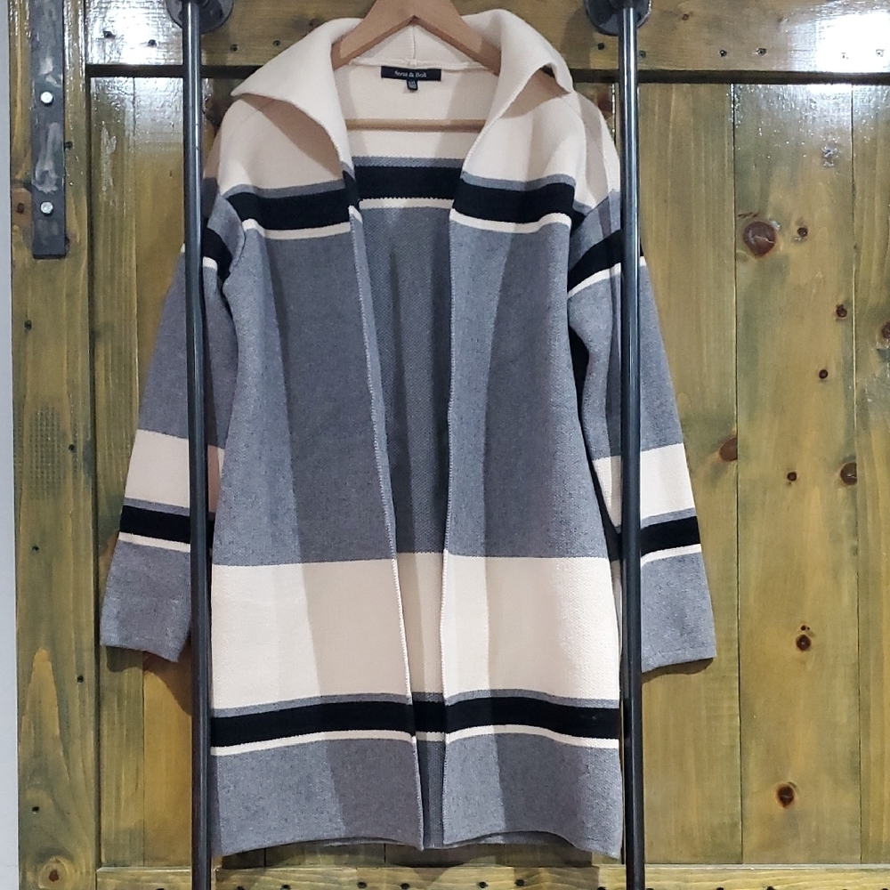 Stylish Striped Cardigan in Gray and Cream